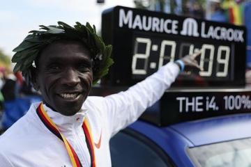 37岁基普乔格再创马拉松世界纪录，目标集齐六大满贯冠军和奥运三连冠